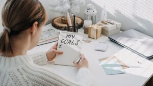 Financial Advice for Young Professionals: Building a Strong Foundation for the Future