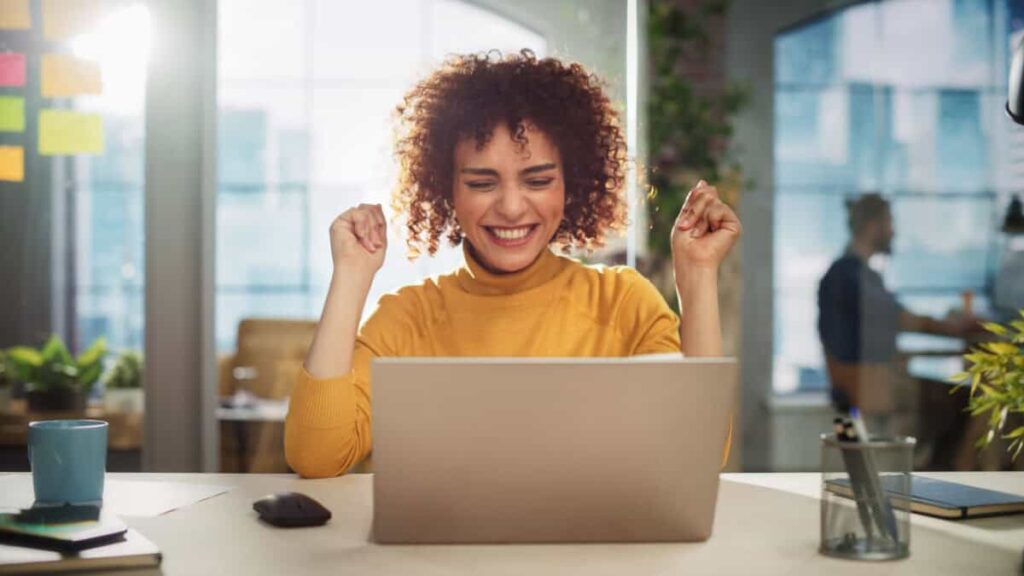 From Side Hustle to Main Hustle: Scaling Your Content Writing Business
