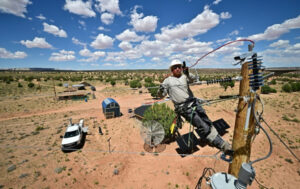 Faced With US Heat Waves, The Navajo Push For Power — And A/C