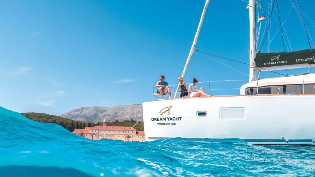 How to Charter a Yacht for a Smooth Sailing » Savoteur